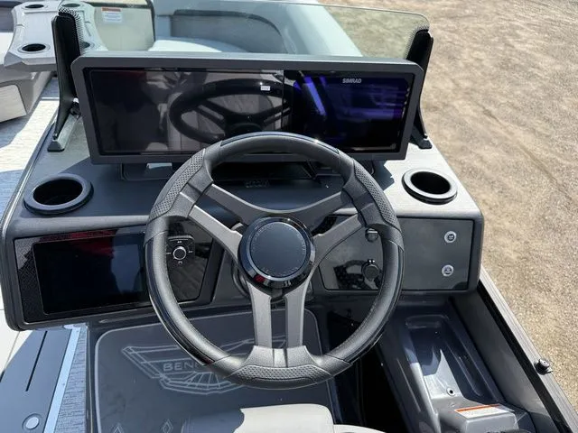 Slide: The Image of Bennington M Quad Bench 22 MFB Tritoon 2026 - 21