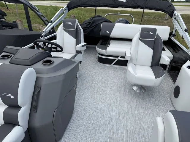 Slide: The Image of Bennington S-One Swingback 22 SSB Tritoon 2026 - 11