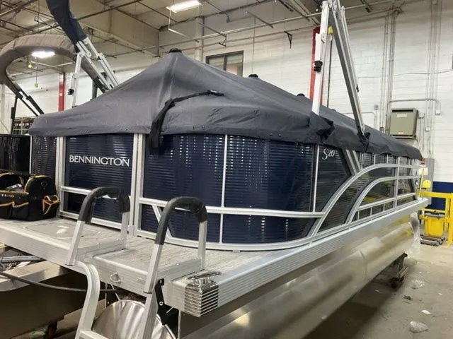 Slide: The Image of Bennington S-One Quad Bench 20 SSR Pontoon 2026 - 19