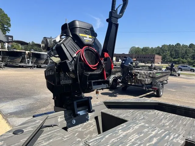 Slide: The Image of War Eagle 750 Gladiator 2025 - 12