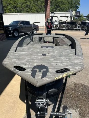 Slide: The Image of War Eagle 750 Gladiator 2025 - 4