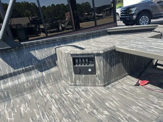 Slide: The Image of War Eagle 750 Gladiator 2025 - 6