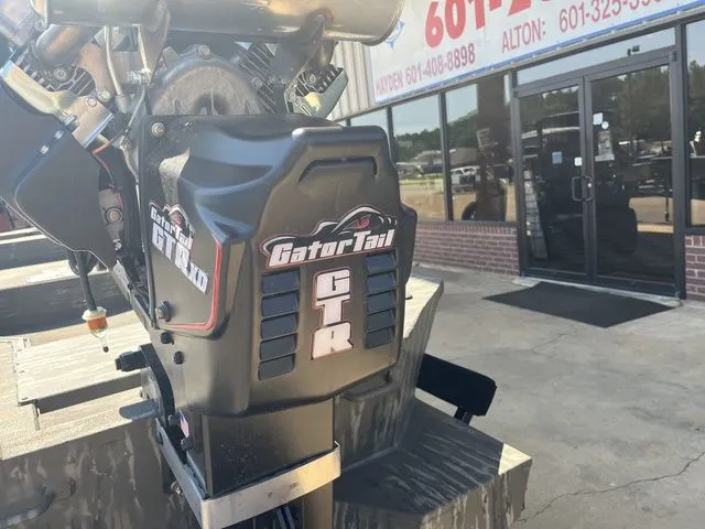 Slide: The Image of War Eagle 750 Gladiator 2025 - 9