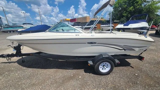 The Image of Sea Ray 182 2002 - 1