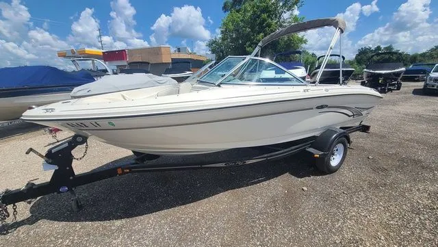 Slide: The Image of Sea Ray 182 2002 - 2