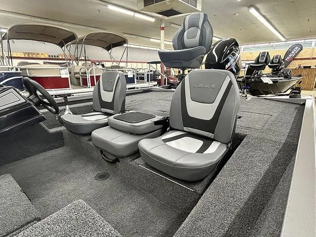 Slide: The Image of Lowe Stinger 175C 2026 - 11