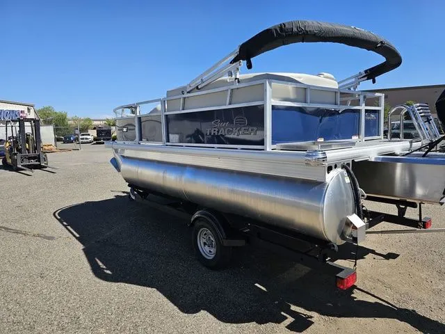 Slide: The Image of Sun Tracker Bass Buggy 16 XL Select 2026 - 6