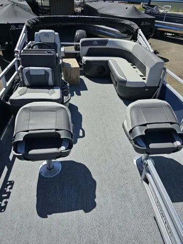 Slide: The Image of Sun Tracker Bass Buggy 16 XL Select 2026 - 8