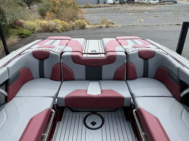 Slide: The Image of MasterCraft XT25 2024 - 25