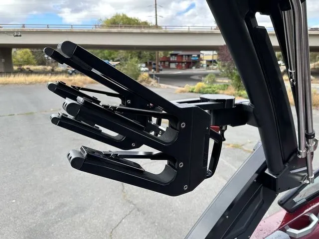 Slide: The Image of MasterCraft XT25 2024 - 36