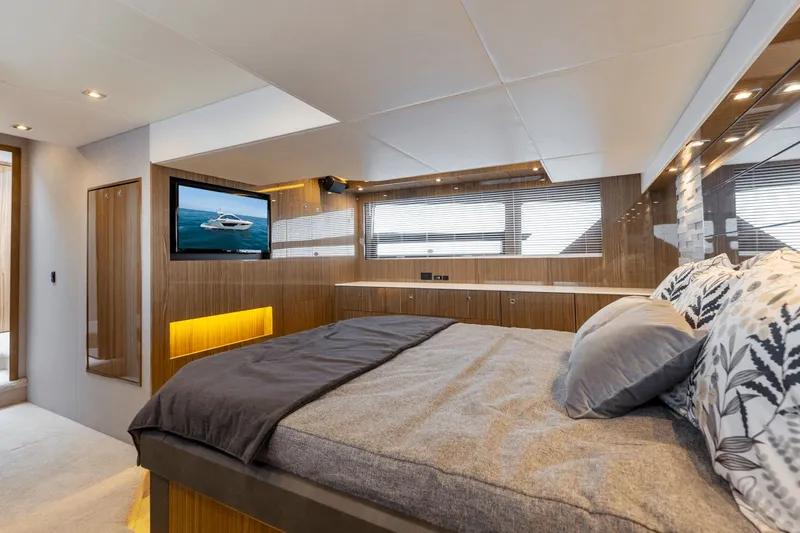 Slide: The Image of Cruisers 50 Cantius 2026 - 52