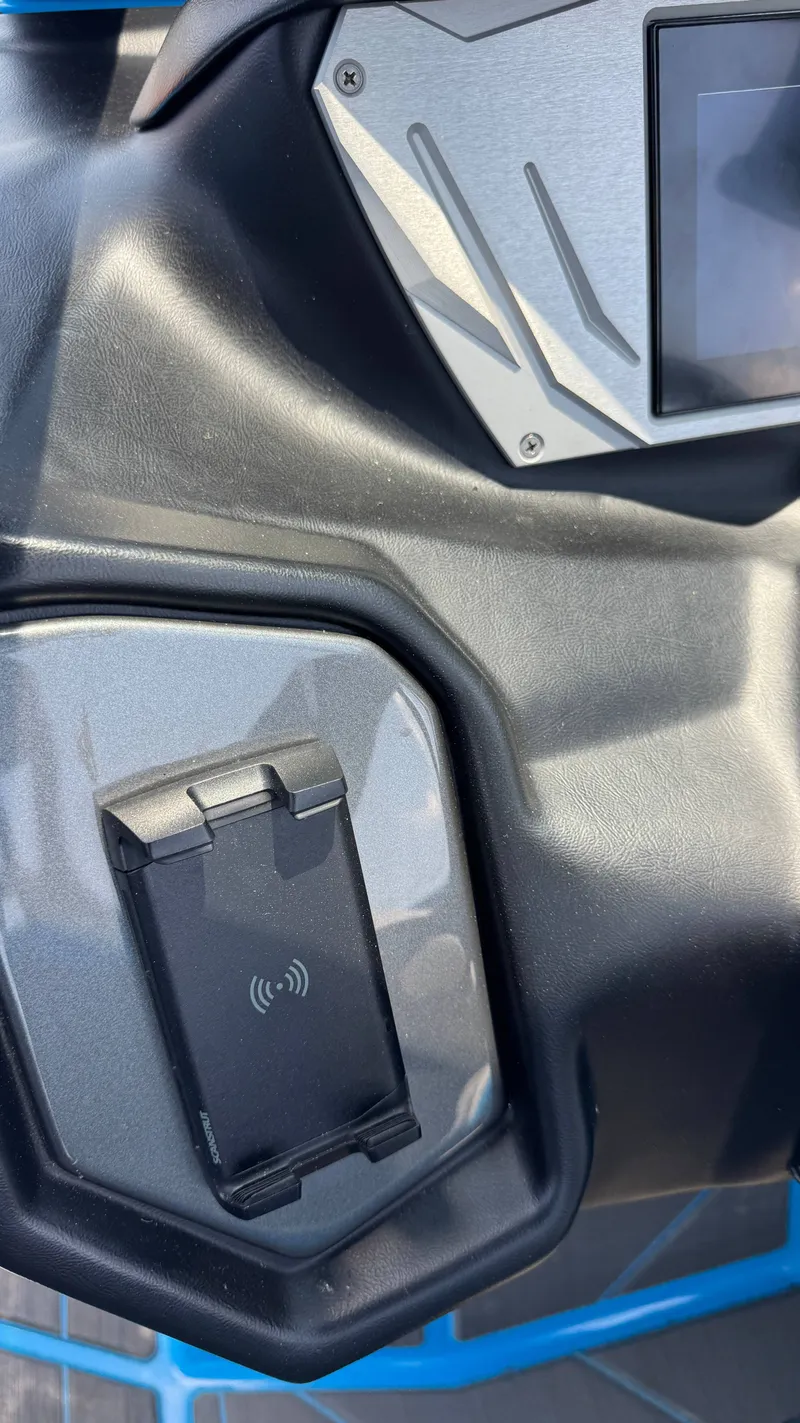 Slide: The Image of Supreme S240 2023 - 16