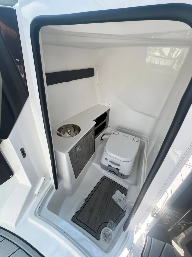 Slide: The Image of Monterey 258SS Super Sport 2025 - 10