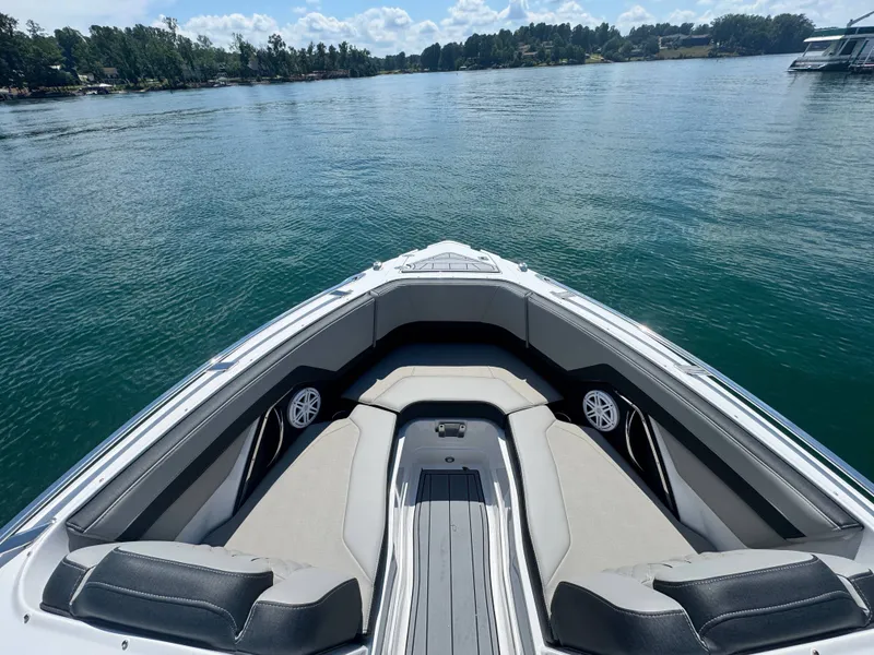 Slide: The Image of Monterey 258SS Super Sport 2025 - 13