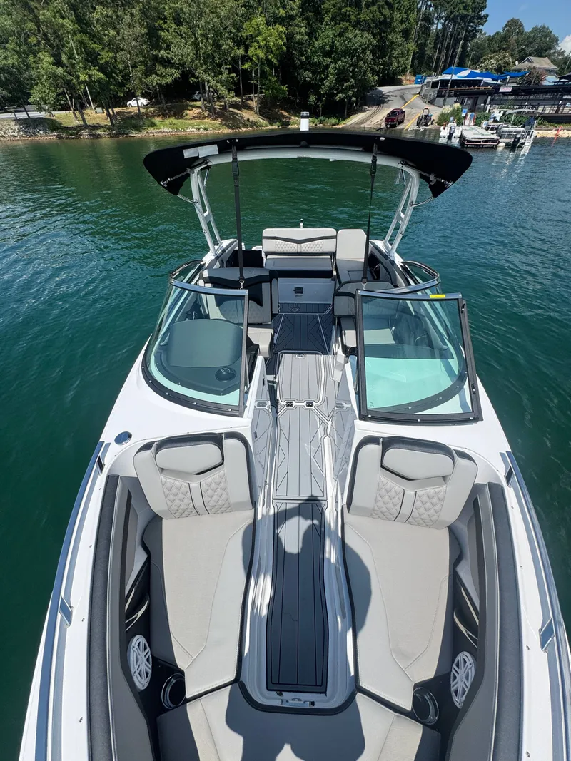 Slide: The Image of Monterey 258SS Super Sport 2025 - 5