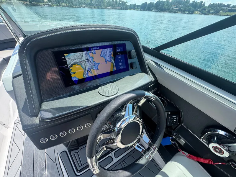 Slide: The Image of Monterey 258SS Super Sport 2025 - 7