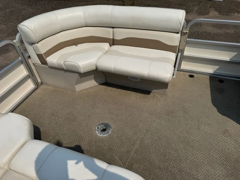 Slide: The Image of Smoker Craft SunChaser 820 Pontoon 2006 - 15