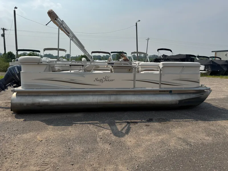 Slide: The Image of Smoker Craft SunChaser 820 Pontoon 2006 - 17