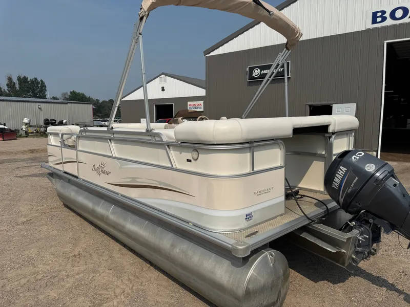 Slide: The Image of Smoker Craft SunChaser 820 Pontoon 2006 - 42
