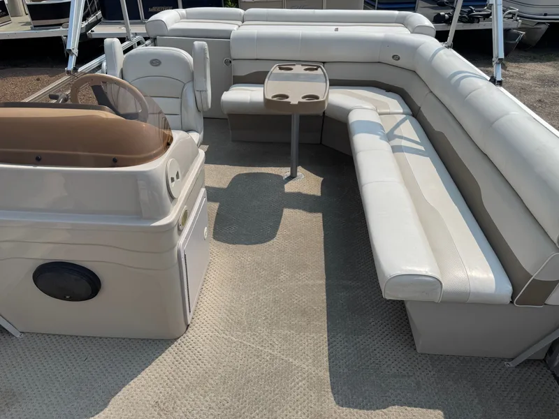 Slide: The Image of Smoker Craft SunChaser 820 Pontoon 2006 - 6
