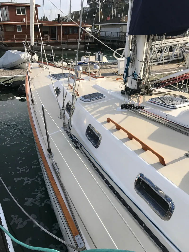 Slide: The Image of Forward quarter port side - 16