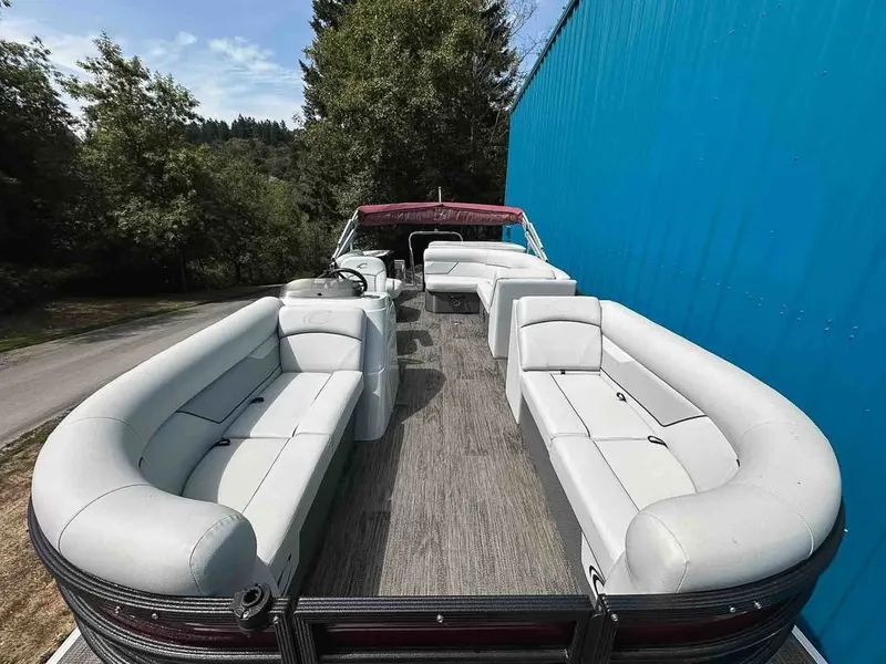 Slide: The Image of Crest Classic LX 220 2022 - 9