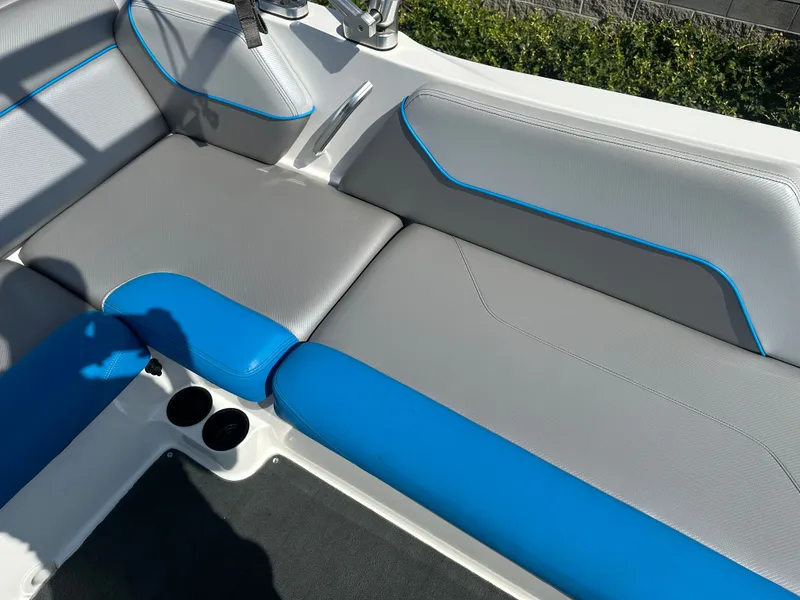 Slide: The Image of MasterCraft NXT22 2016 - 13