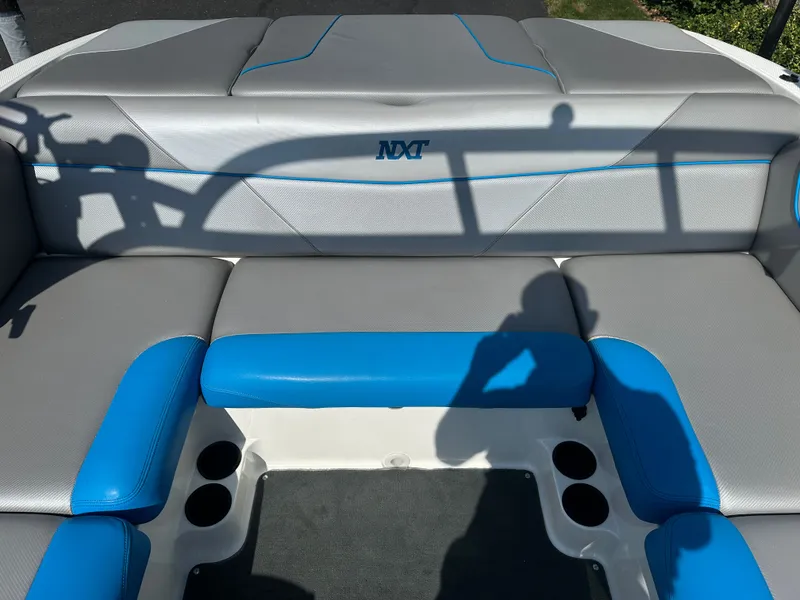 Slide: The Image of MasterCraft NXT22 2016 - 14