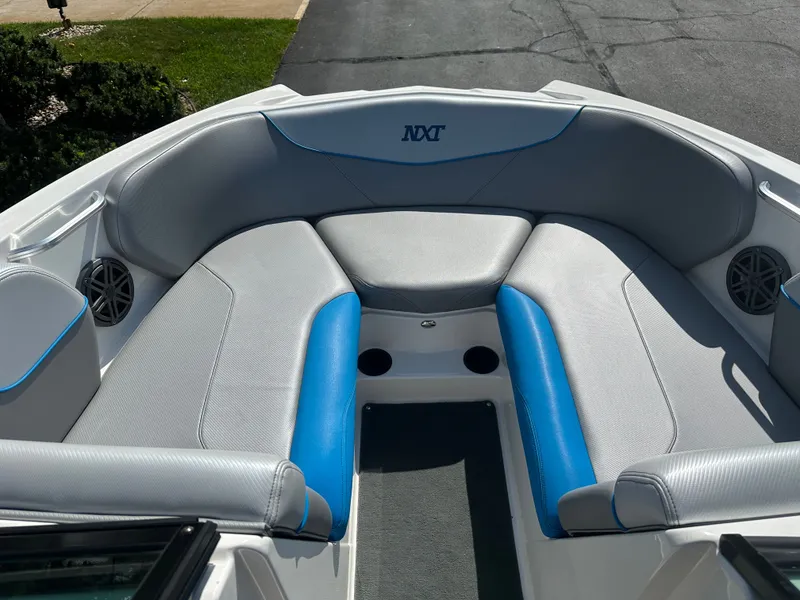 Slide: The Image of MasterCraft NXT22 2016 - 17