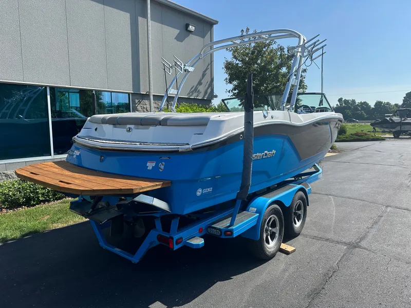 Slide: The Image of MasterCraft NXT22 2016 - 4