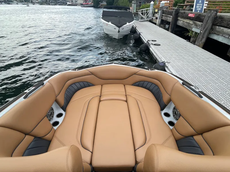 Slide: The Image of MB b52 alpha 2024 - 12