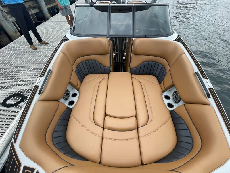 Slide: The Image of MB b52 alpha 2024 - 13