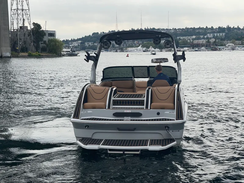 Slide: The Image of MB b52 alpha 2024 - 4