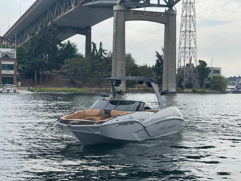 Slide: The Image of MB b52 alpha 2024 - 6