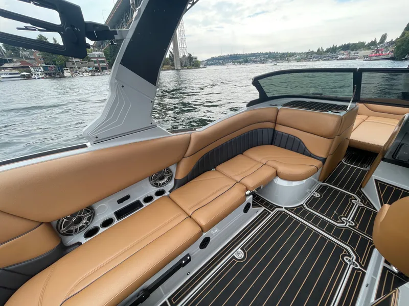 Slide: The Image of MB b52 alpha 2024 - 9