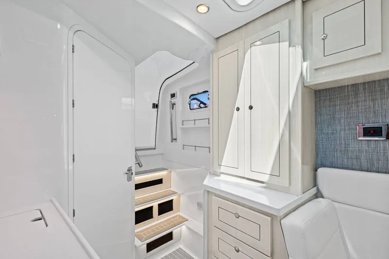 Slide: The Image of HCB 48 Campeon 2025 - 32