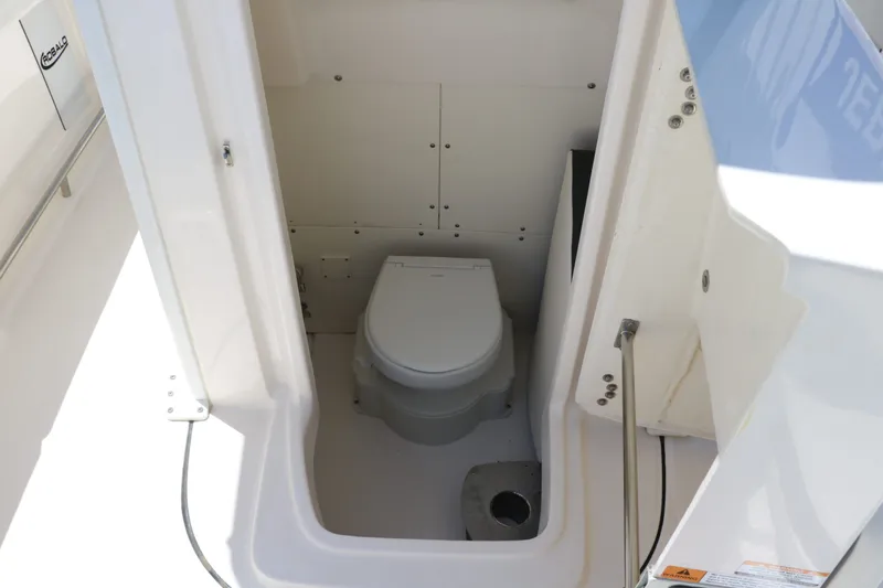 Slide: The Image of Robalo R250 Center Console 2023 - 29