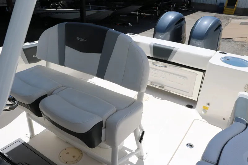 Slide: The Image of Robalo R250 Center Console 2023 - 36