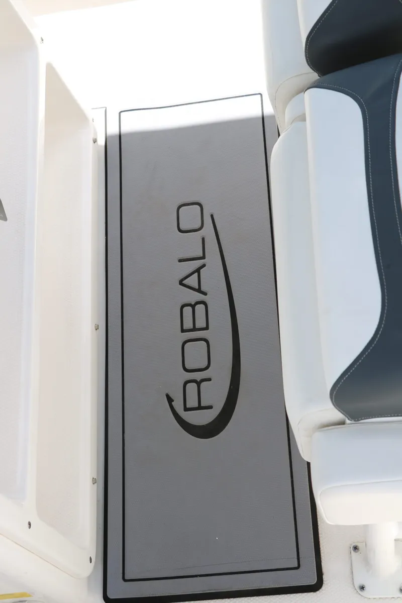 Slide: The Image of Robalo R250 Center Console 2023 - 49