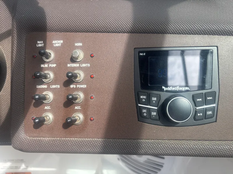 Slide: The Image of Cobalt 220S 2017 - 17