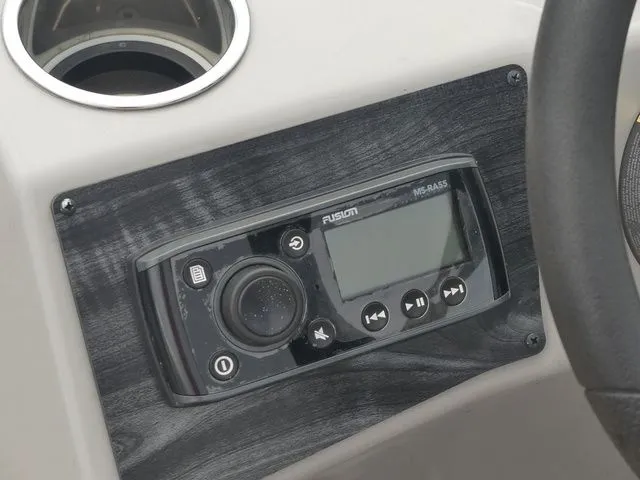 Slide: The Image of Harris Sunliner 230 2021 - 20