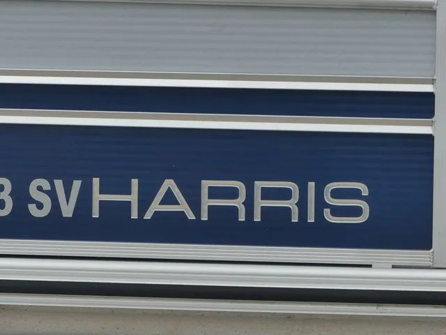 Slide: The Image of Harris Sunliner 230 2021 - 8