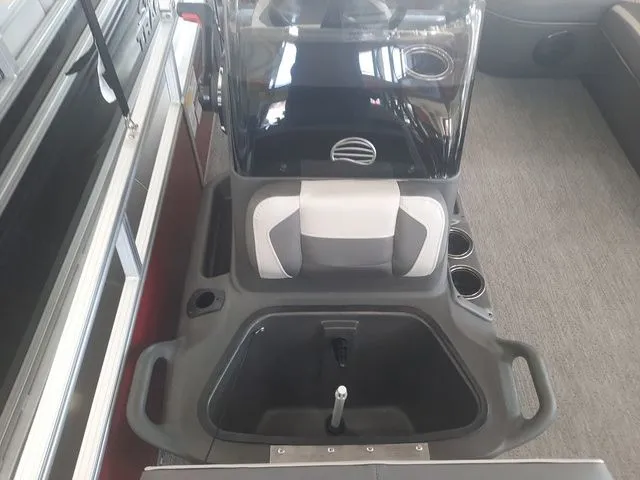 Slide: The Image of Sun Tracker Bass Buggy 16 XL 2026 - 13