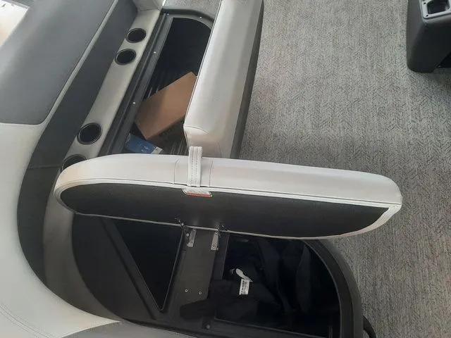 Slide: The Image of Sun Tracker Bass Buggy 16 XL 2026 - 14