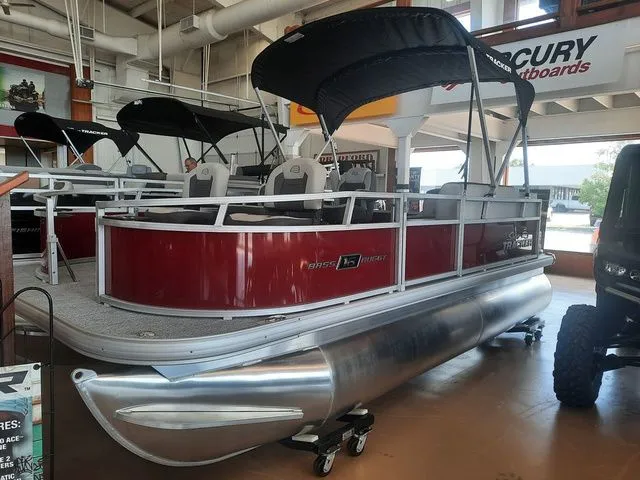 Slide: The Image of Sun Tracker Bass Buggy 16 XL 2026 - 24