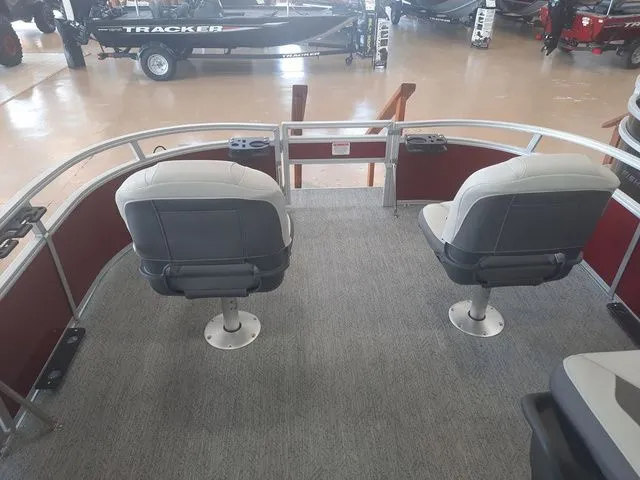 Slide: The Image of Sun Tracker Bass Buggy 16 XL 2026 - 7