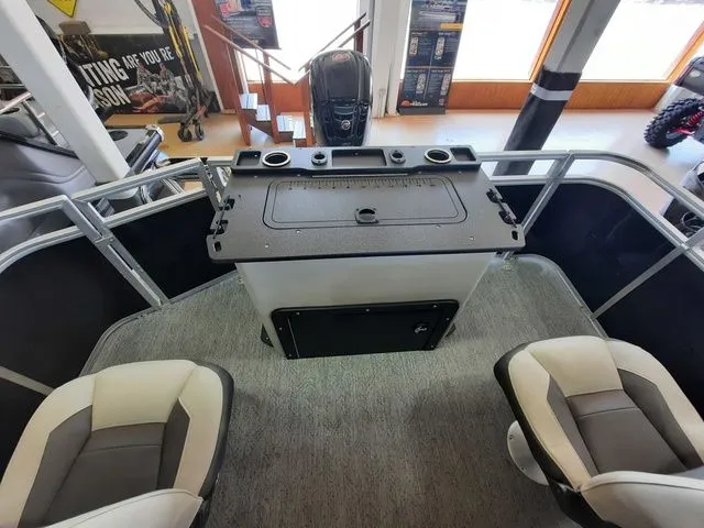 Slide: The Image of Sun Tracker Fishin' Barge 20 DLX 2026 - 14