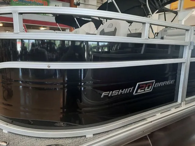 Slide: The Image of Sun Tracker Fishin' Barge 20 DLX 2026 - 3