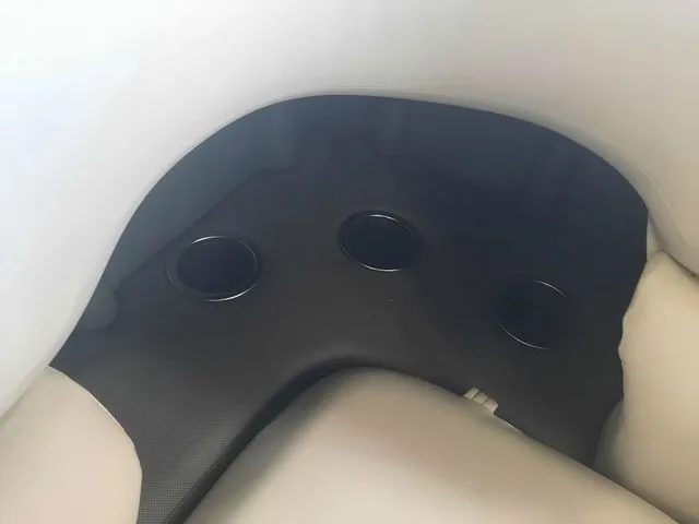 Slide: The Image of Sun Tracker Fishin' Barge 20 DLX 2026 - 30