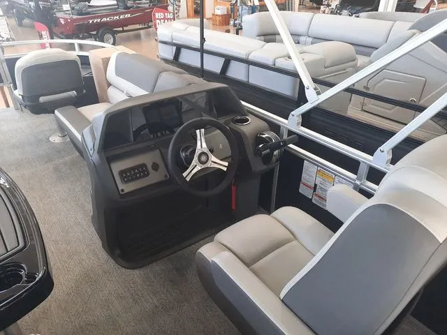 Slide: The Image of Sun Tracker Fishin' Barge 20 DLX 2026 - 31